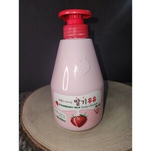 KWAILNARA Strawberry Milk Body Wash– Korean Body Cleanser~19.75oz